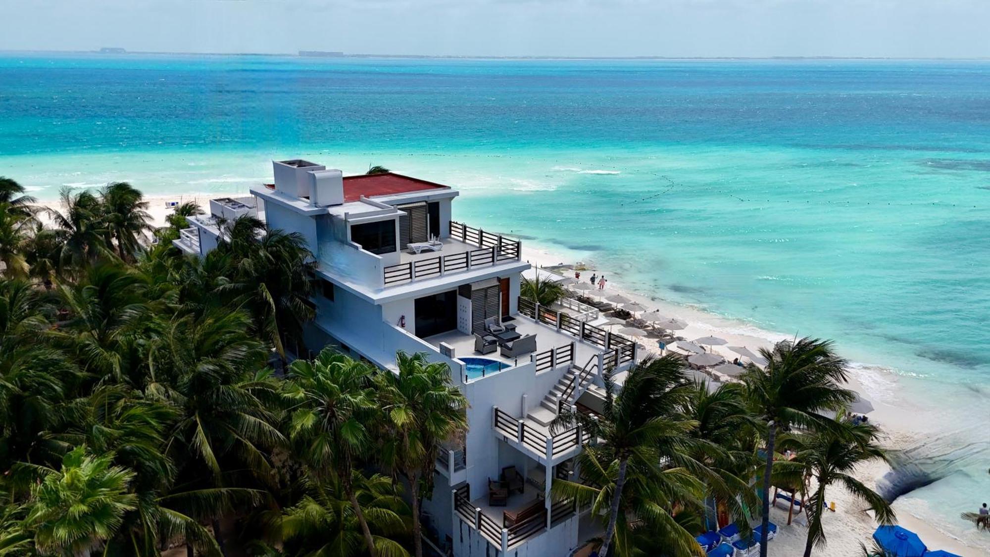 Cuxos Hotel Beachfront Исла-Мухерес Экстерьер фото